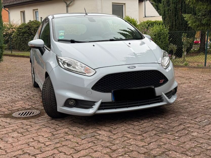 Ford Fiesta 88.000 km 16.300 € Hannover 30159