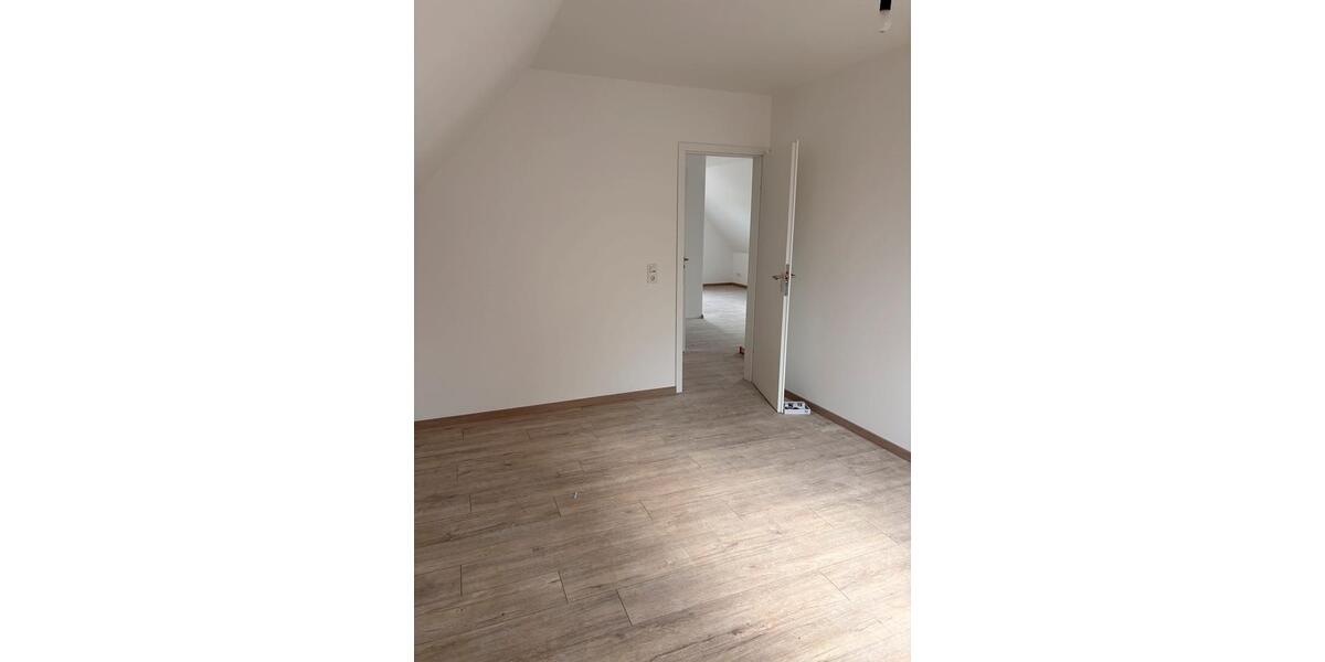 Dachgeschoßwohnung Laatzen - 3 Zimmer, 69 m&sup2;, 1.000&euro; | Angebot:26670640