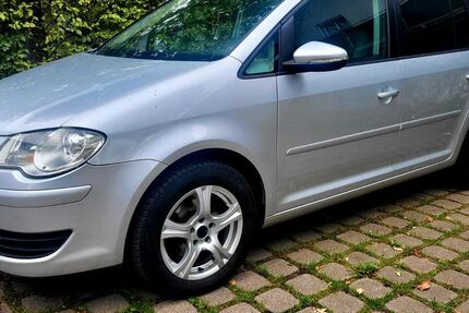 VW Touran 242.000 km 3.599 &euro; Hannover 30419