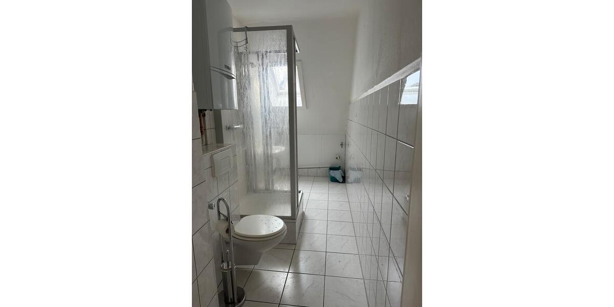 3 Zimmer Küche Bad DG 2. OG 3 zimmer