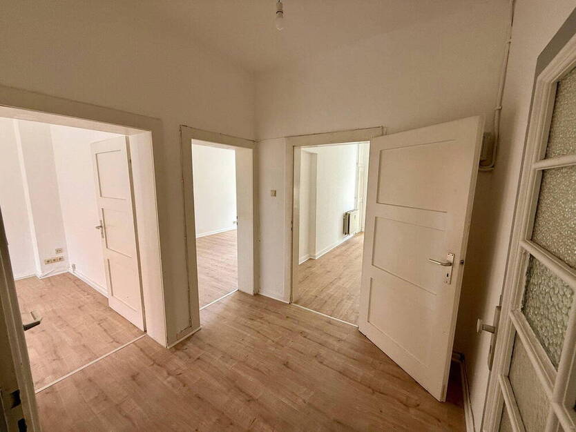 Altbau-Charme Nordstadt: 2-ZKB, Balkon inkl. Einbauküche