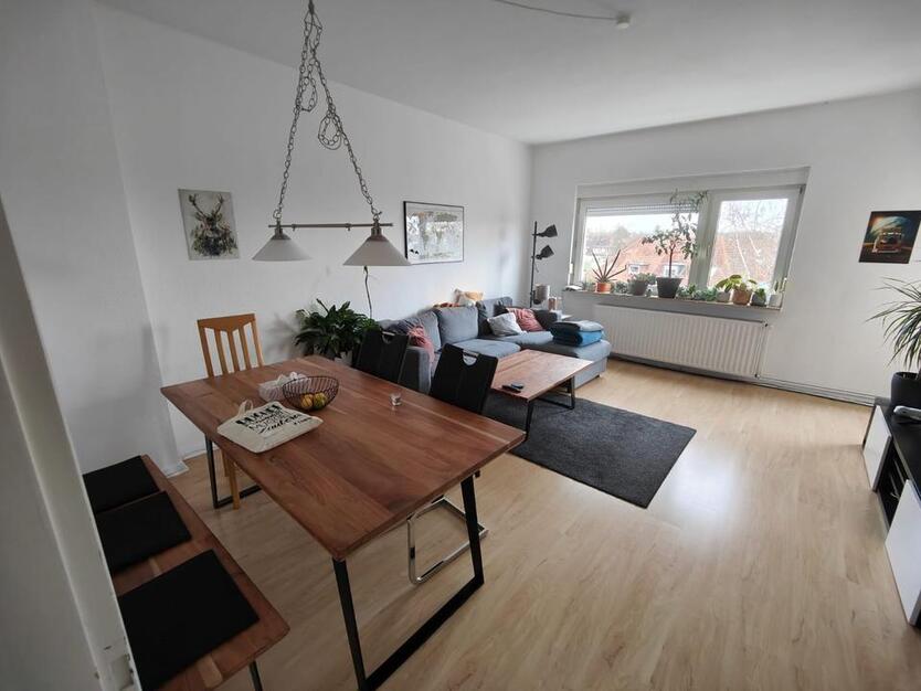 Stilvolle, gepflegte 3-Zimmer-Wohnung mit Balkon und Einbauküche zimmer