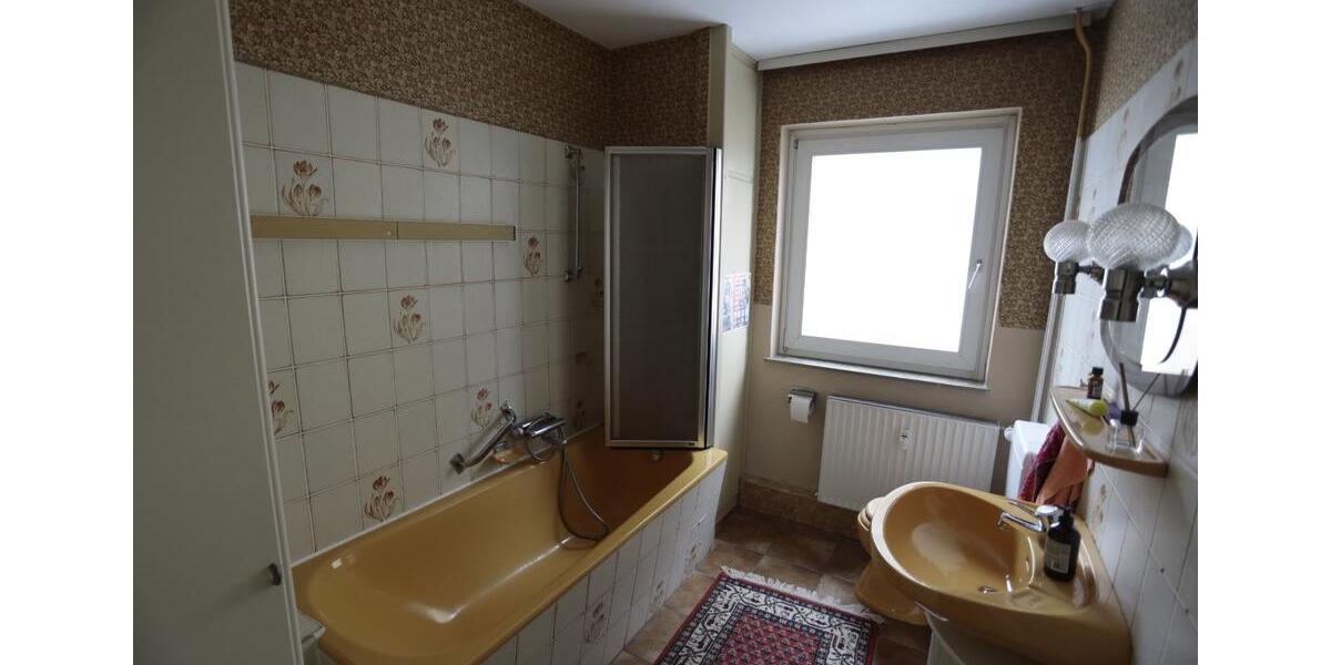 Etagenwohnung Hildesheim Himmelsthür - 4 Zimmer, 100 m&sup2;, 1.200&euro; | Angebot:25085218