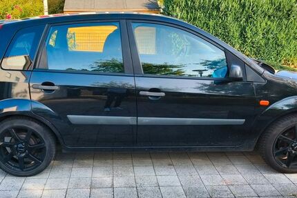Ford Fiesta 97.000 km 2.750 &euro; Hannover 30419
