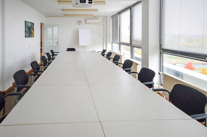 Büro in Hannover 2.416 € 302 m²