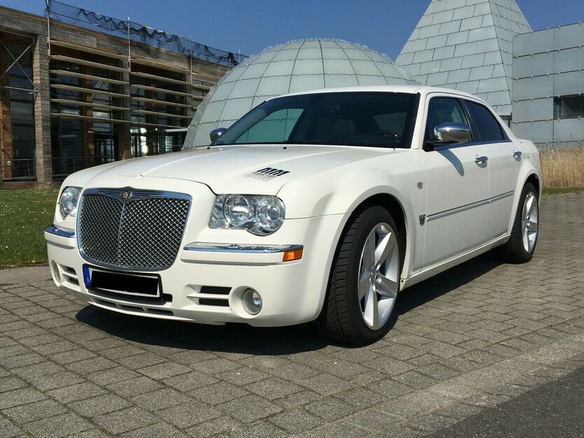 Chrysler 300C 116.000 km 16.500 € Hannover 30539