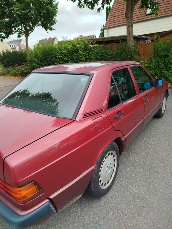 Mercedes-Benz 190 243.000 km 4.250 € Gronau leine 31028