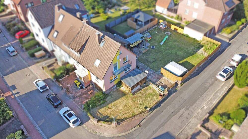 Doppelhaushälfte Garbsen Berenbostel - 7 Zimmer, 140 m&sup2;, 419.000&euro; | Angebot:24437253