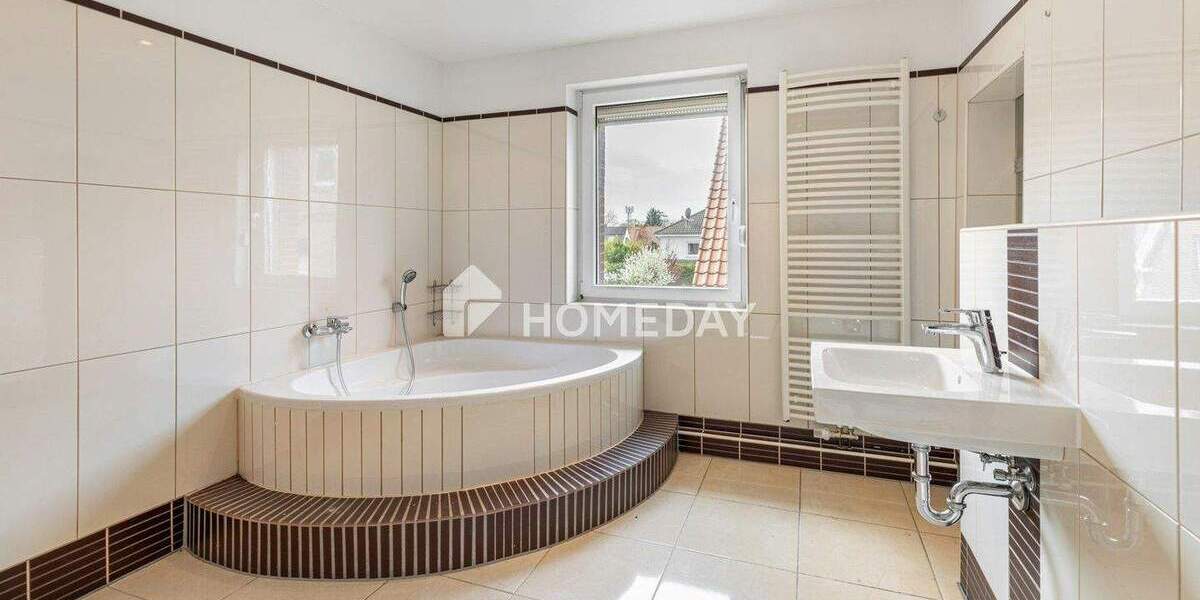 Saniertes, leerstehendes 3-Familien-Mehrgenerationenhaus in Bothfeld mit Keller 8 zimmer