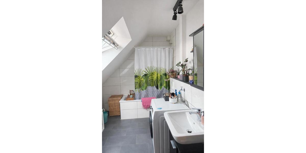 Dachgeschoßwohnung Hannover Vahrenwald-List - 2.5 Zimmer, 67 m&sup2;, 649&euro; | Angebot:26303402