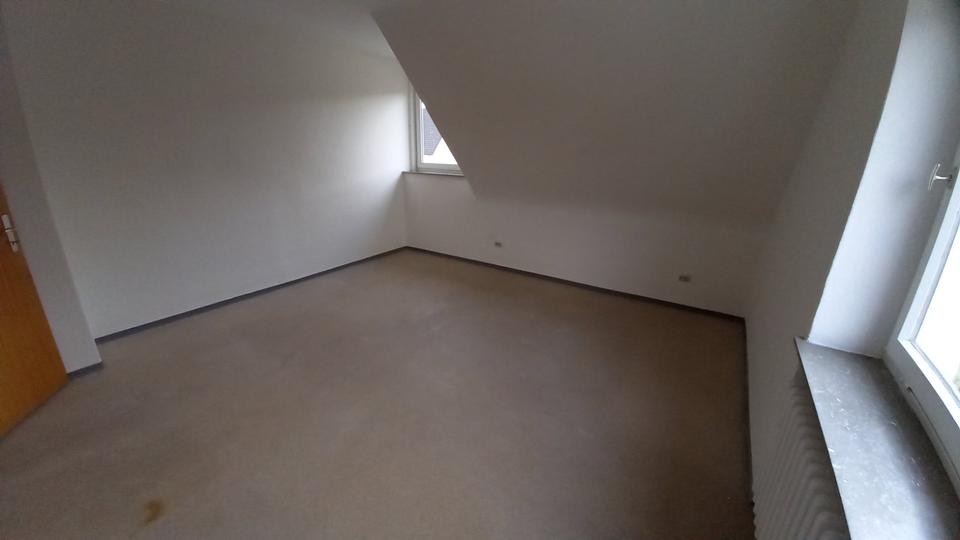 Dachgeschoßwohnung Burgdorf - 3 Zimmer, 65 m&sup2;, 700&euro; | Angebot:24724383