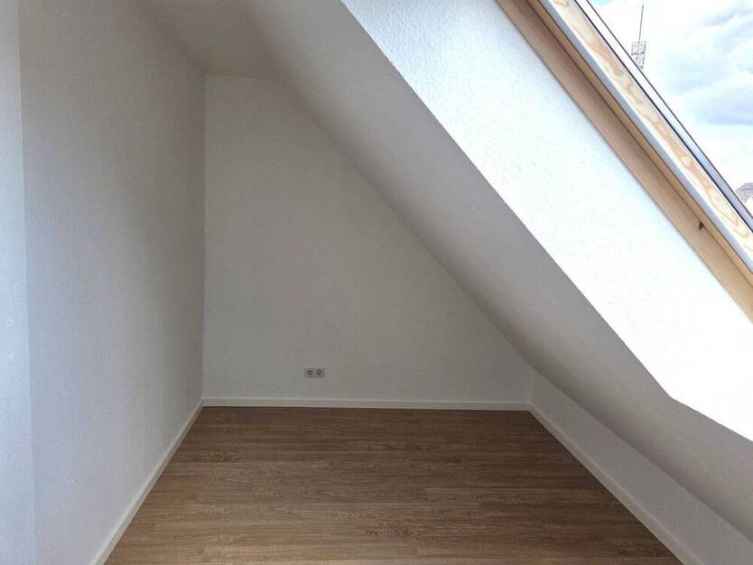 Attraktive 2,5-Zimmer-Wohnung mit großer Dachterrasse in der Südstadt!!