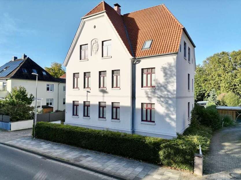 Haus zum Kaufen in Neustadt am Rübenberge 799.000 € 296 m²