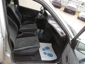 Opel Kadett E Beauty Lim. SEDAN GSD AUTOM- SERVO 74.000 km 6.950 &euro; Hannover 30179