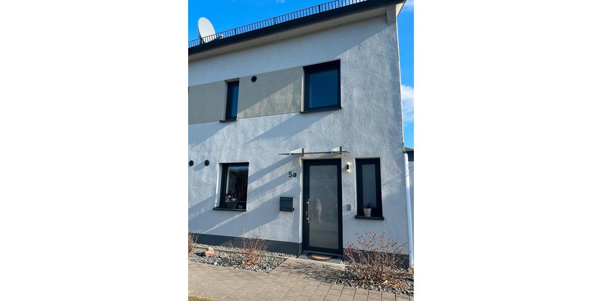 Reihenhaus Hannover Herrenhausen-Stöcken - 3.5 Zimmer, 116 m&sup2;, 1.700&euro; | Angebot:25422938