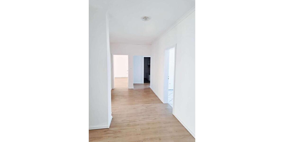 Etagenwohnung Hildesheim - 4 Zimmer, 120 m&sup2;, 1.080&euro; | Angebot:25904595