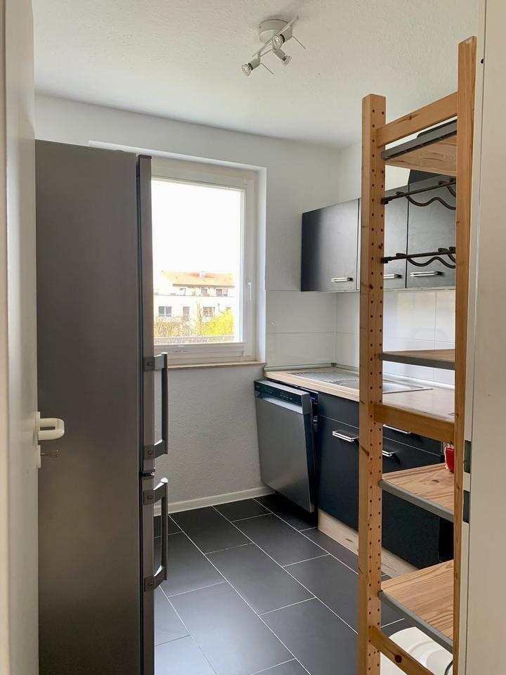 Helle 3-Zimmer-Wohnung mit Balkon und Einbauküche in Hannover
