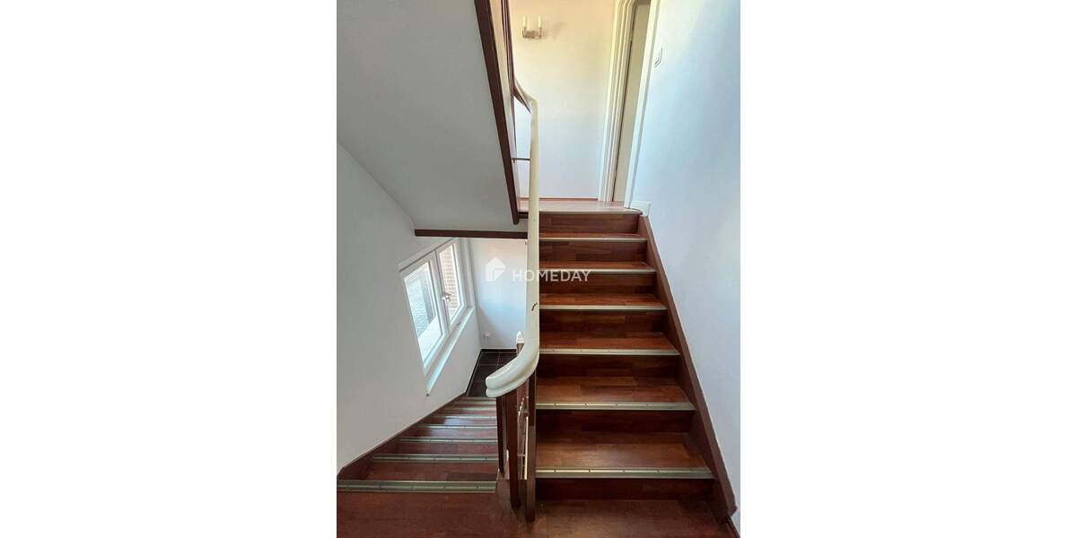 Leerstehendes Ein- bis Zweifamilienhaus mit Keller in Bothfeld 8 zimmer