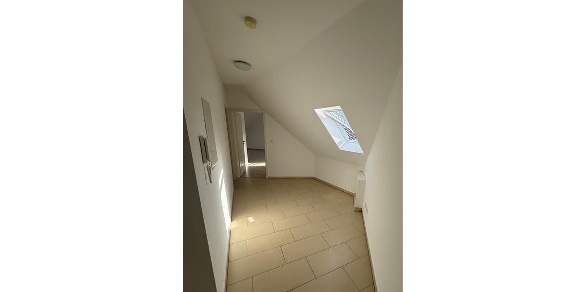 Dachgeschoßwohnung Lehrte - 2 Zimmer, 60 m&sup2;, 600&euro; | Angebot:26689005
