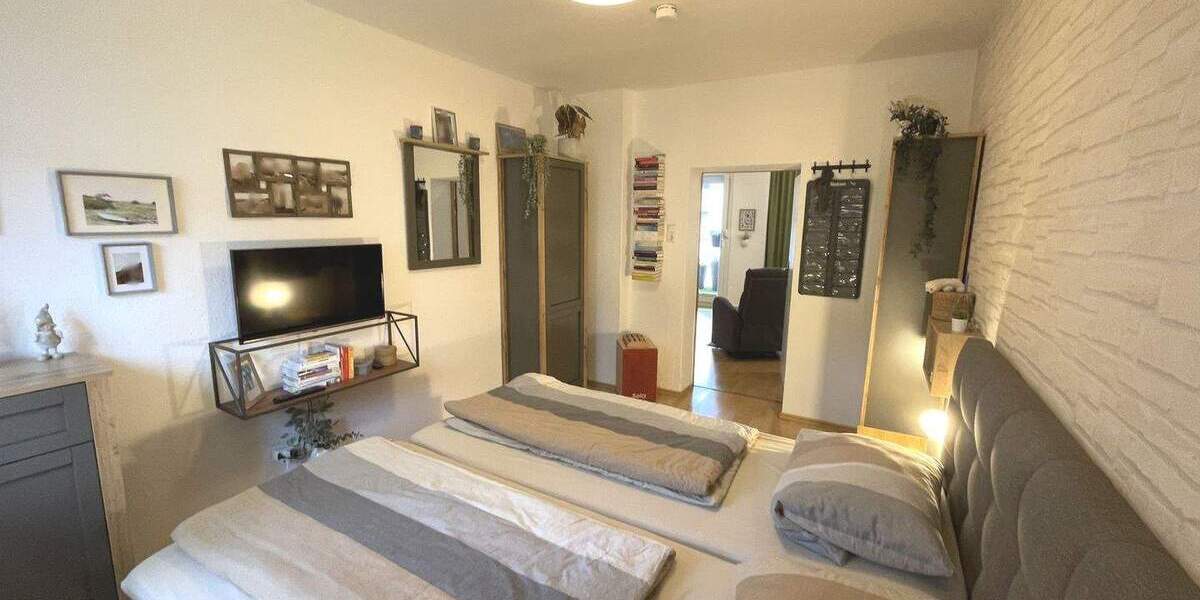 Lage, Lage, Lage: 3,5-Zimmer, voll sanierte Wohnung in Döhren - 2 Bäder, 2 Balkone, Hochparterre, direkt einziehen 3 zimmer