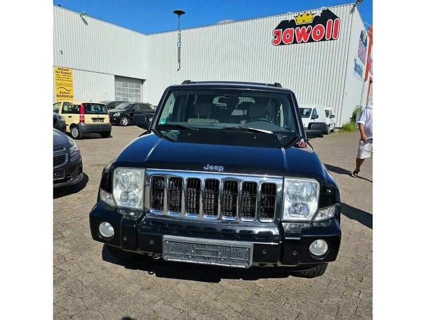 Commander 3.0 CRD 4X4 AT- 7 SITZER TÜV 3.27 PANO A