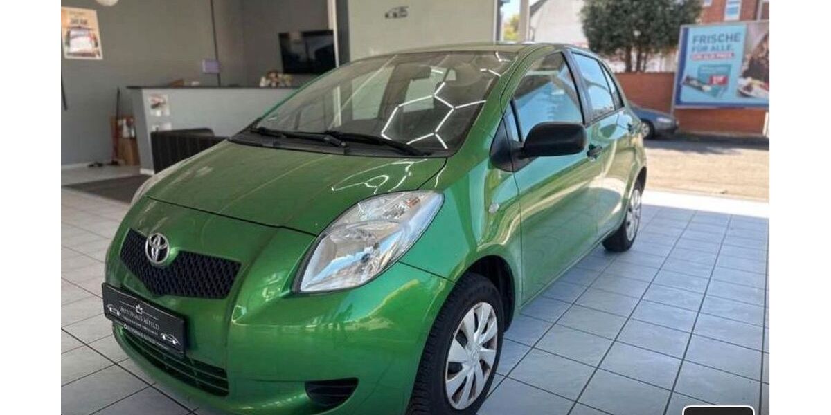 Toyota Yaris 132.000 km 2.700 &euro; Barsinghasuen 30890