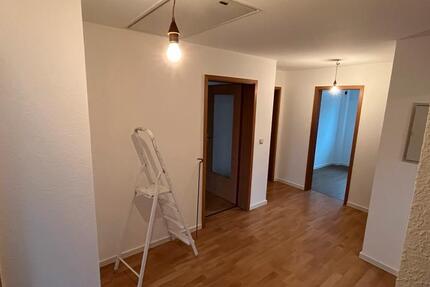 Schicke , ruhige, renovierte Wohnung 93m2 4 zimmer