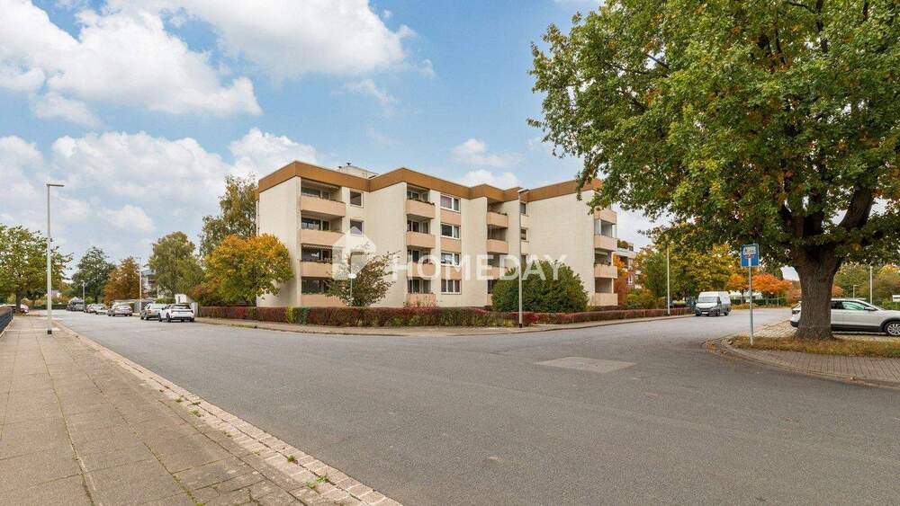 Bezugsfrei - stilvolle 4-Zimmer-Wohnung mit Komfort, Substanz und sonniger Loggia 4 zimmer