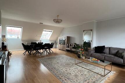 Zooviertel! Hochwertig sanierte 3 Zimmer Wohnung mit Balkon zimmer