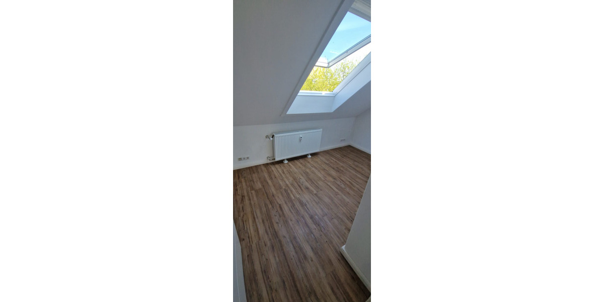 Sonnige 2,5 Zi. Wohnung inkl. Stellplatz & Balkon in Garbsen 2.5 zimmer