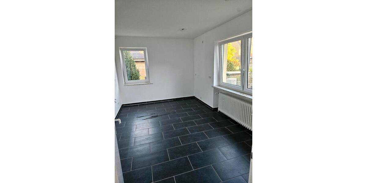 Erdgeschoßwohnung Lehrte - 3 Zimmer, 105 m&sup2;, 1.400&euro; | Angebot:26408247