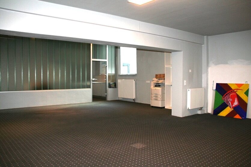 Ideal für Handwerksbetrieb - Büro - mit 4 PKW Stellplätzen... !!!