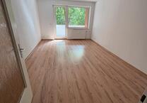 3-Zimmer-Wohnung (+ EssZimmer) ab 01.0601.07