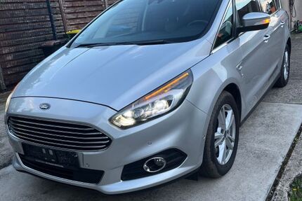 Ford S-Max 136.000 km 12.950 &euro; Garbsen 30823
