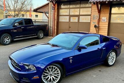 Ford Mustang 98.000 km 19.900 &euro; Isernhagen 30916