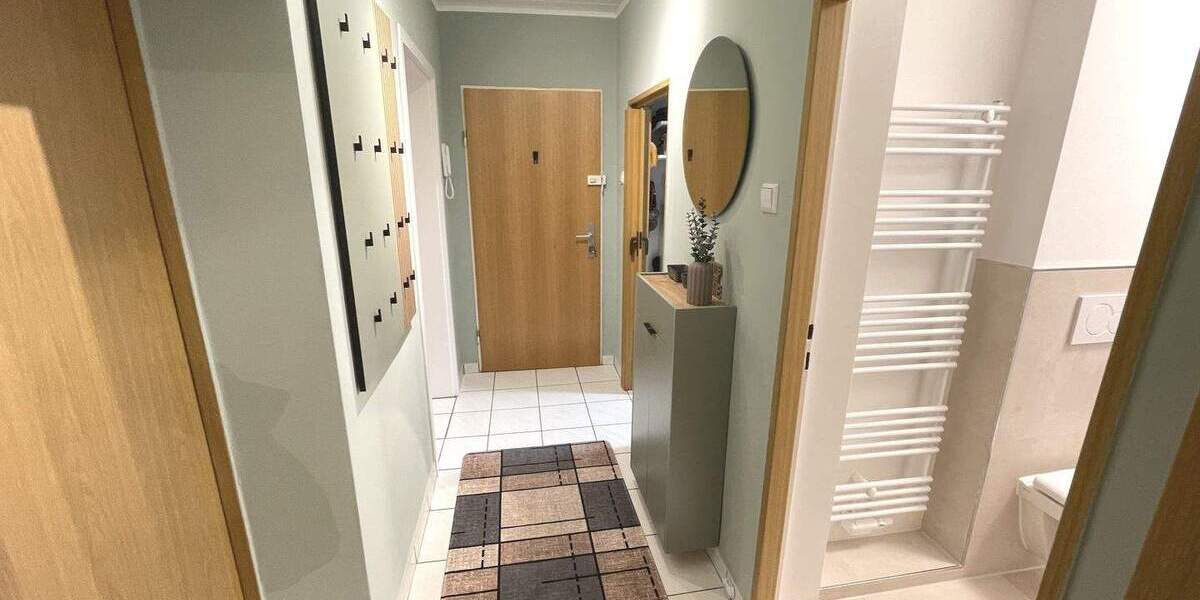 Lage, Lage, Lage: 3,5-Zimmer, voll sanierte Wohnung in Döhren - 2 Bäder, 2 Balkone, Hochparterre, direkt einziehen 3 zimmer