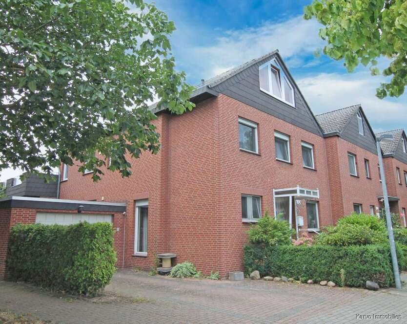 Haus zum Kaufen in Lehrte 495.000 € 250 m²