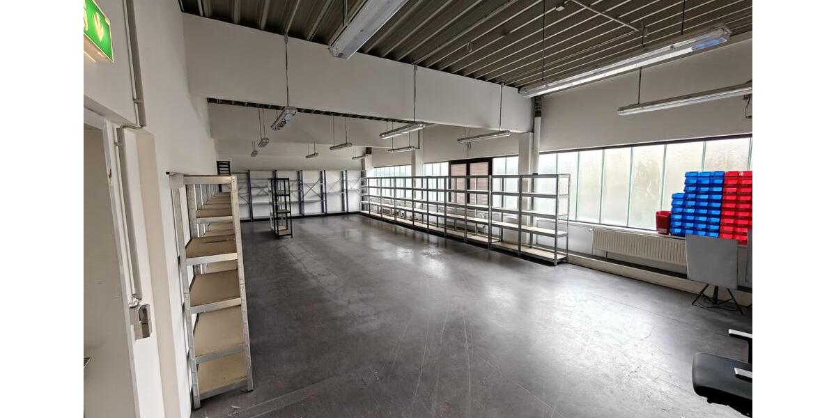 Gewerbeeinheit mit Lager und 3 klimatisierten Büroräumen zimmer