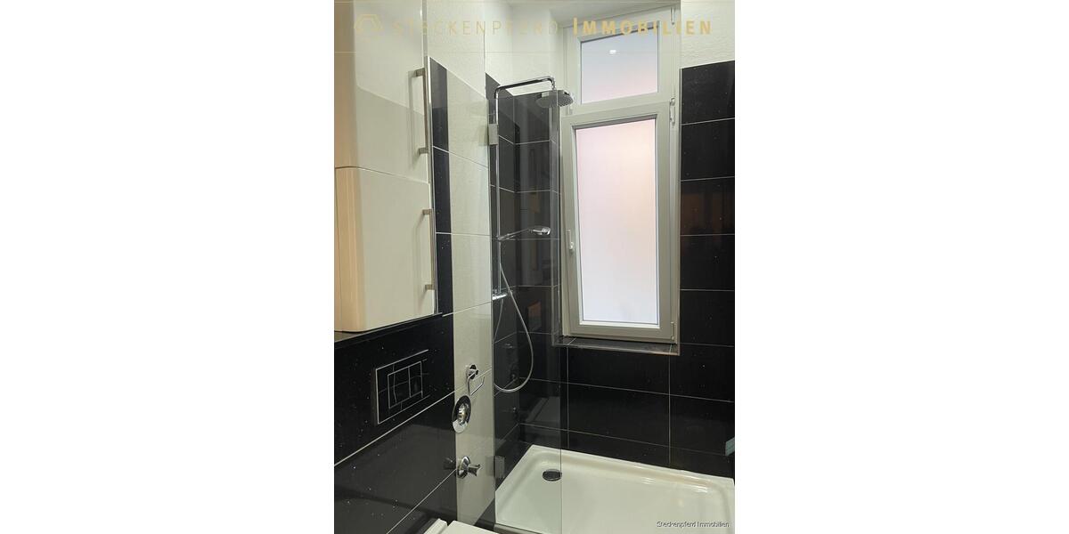 Altbaucharme neu belebt – großzügige, sanierte 3-Zimmer-Wohnung mit zwei Balkonen, sofort bezugsbereit 3 zimmer