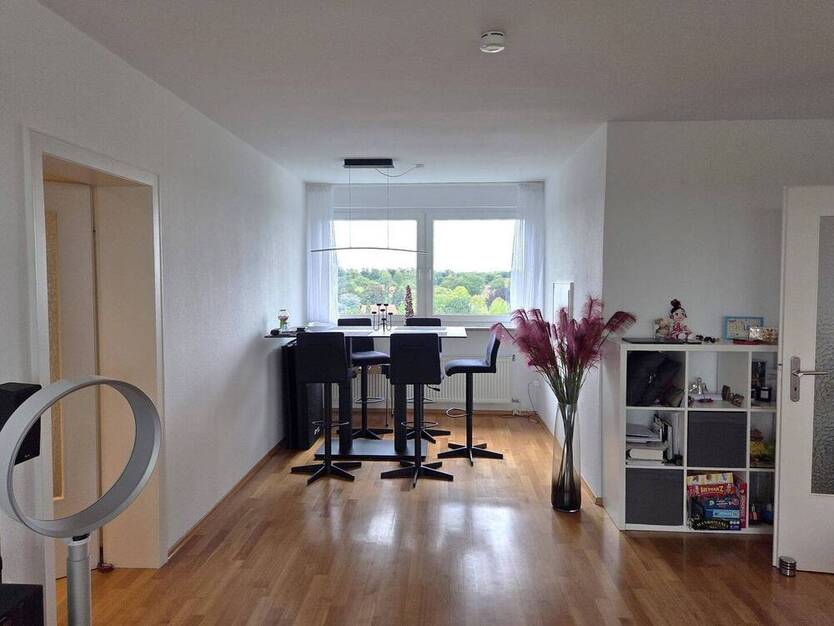 Attraktive 4-Zimmer-Wohnung mit Panoramablick in Kirchrode!