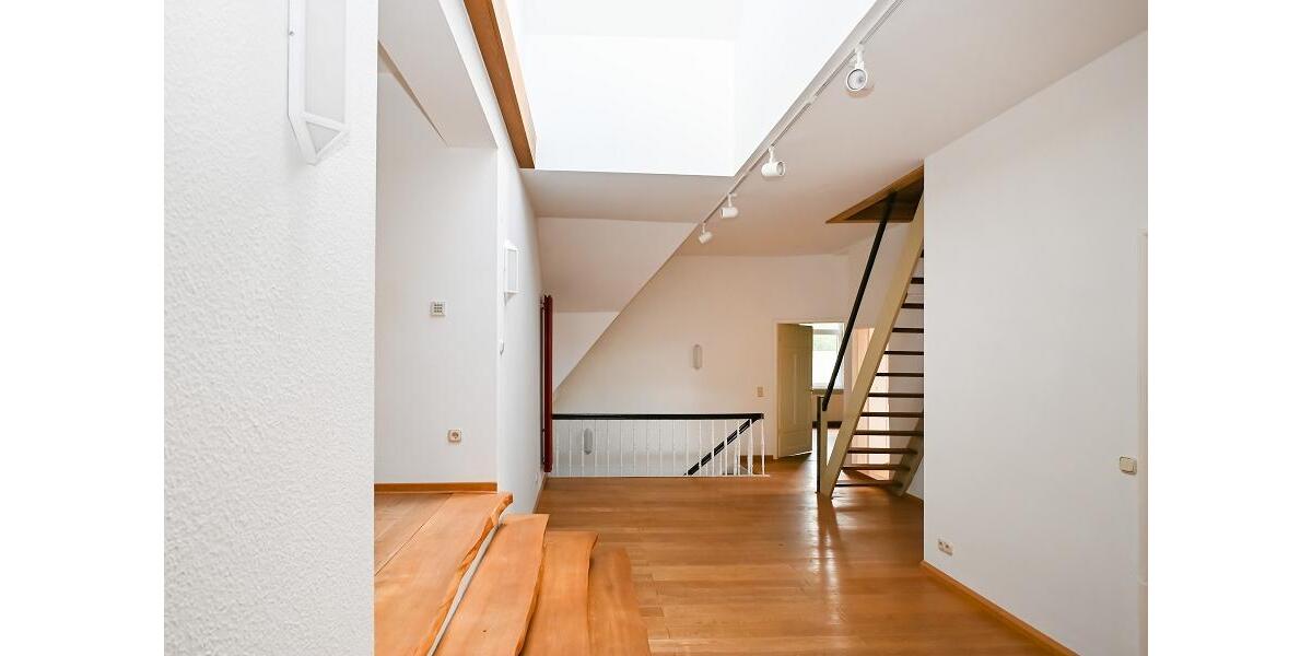 Einfamilienhaus Langenhagen Engelbostel - 8 Zimmer, 355 m&sup2;, 2.200&euro; | Angebot:26662248
