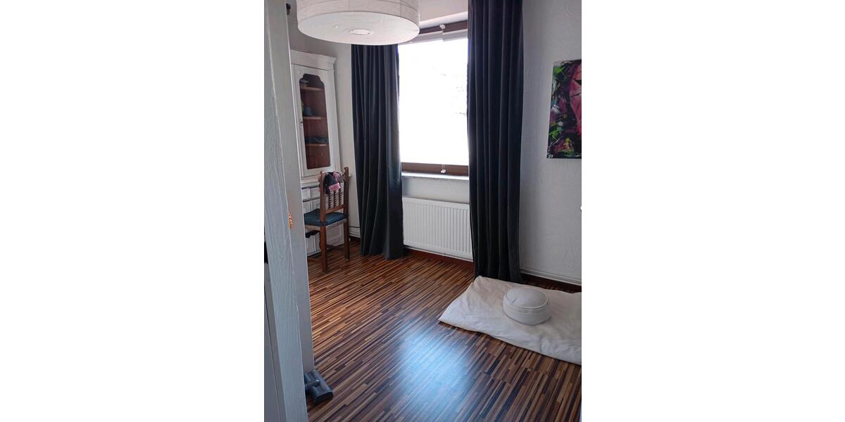 Renoviertes Zweifamilienhaus in ruhiger Lage - provisionsfrei 8 zimmer