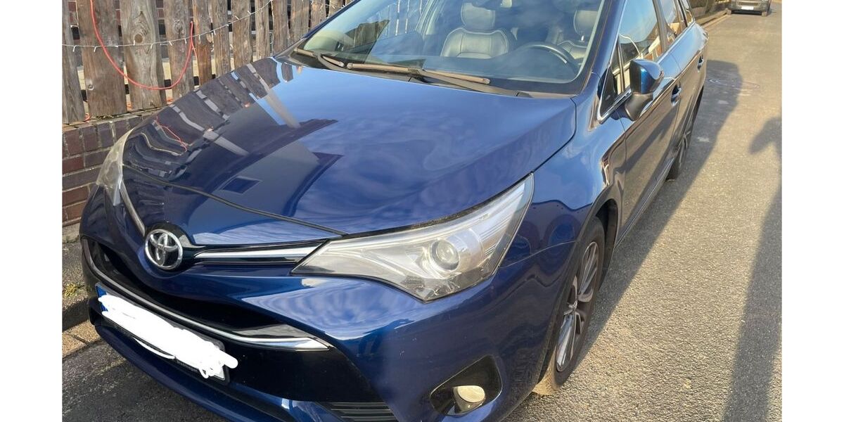 Toyota Avensis 81.000 km 13.990 &euro; Wunstorf 31515