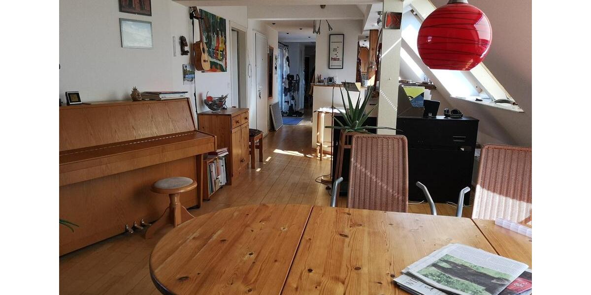 Individuelle Dachgeschosswohnung Nähe Stephansplatz, Südstadt 4 zimmer