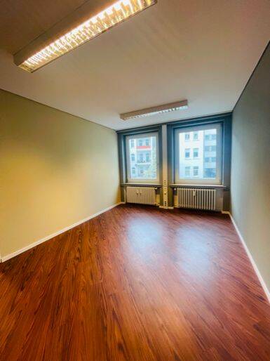 Büro mit zwei Räumen (Verbindungstür) | Gesamt 40qm - All-in-Miete