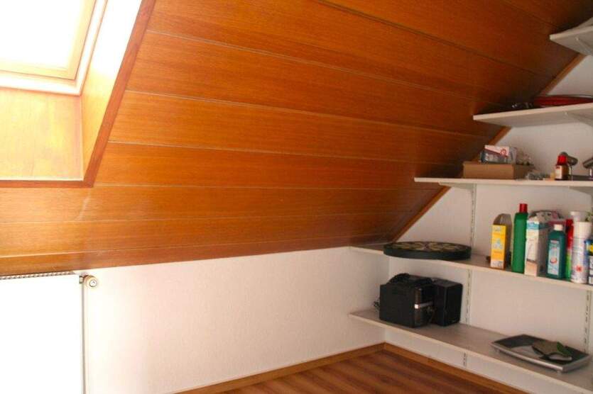 Großzügiges Wohnen in Grasdorf + Stellplatz ... !!! 2 zimmer