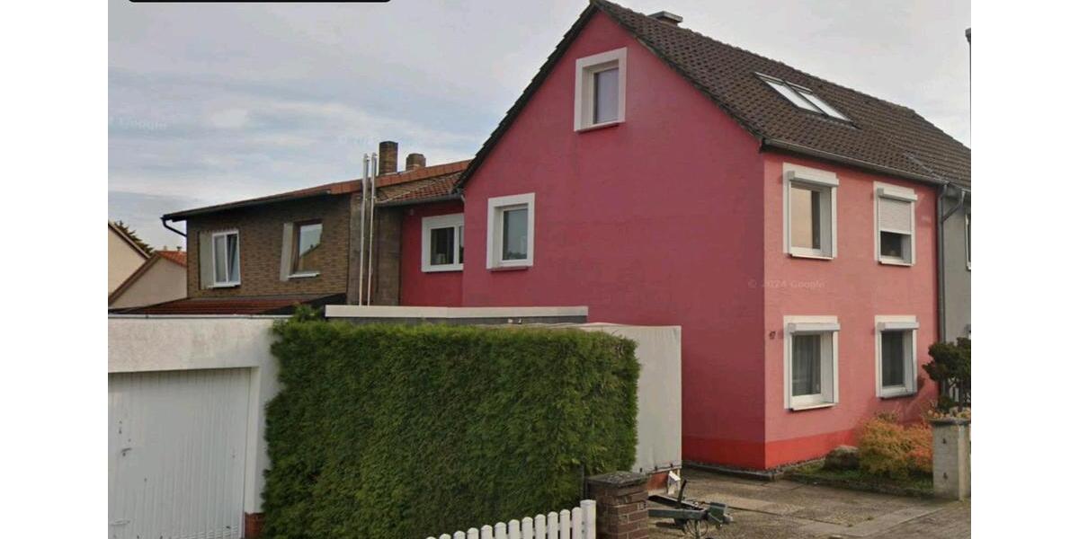 Renoviertes Zweifamilienhaus in ruhiger Lage - provisionsfrei 8 zimmer