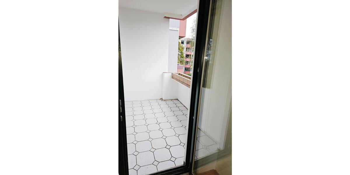 Helle, renovierte 3-Zi.-Wohnung mit Balkon im Altwarmbüchen 3 zimmer