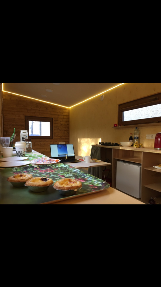 Tiny House 8,40m x 2,40m auf Vlemmix Trailer Winterfest-Mietkauf