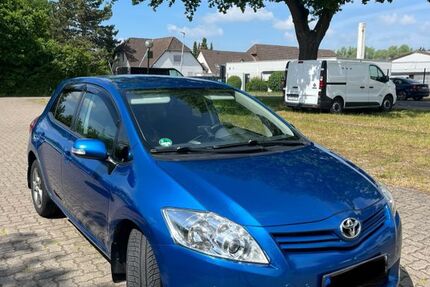 Toyota Auris 147.000 km 7.499 &euro; Hannover 30173
